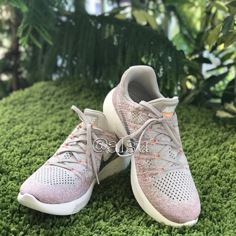 NWT Nike LunarEpic Low FL 2 Pale Sunset Glow WMNS - Picture 3 of 8